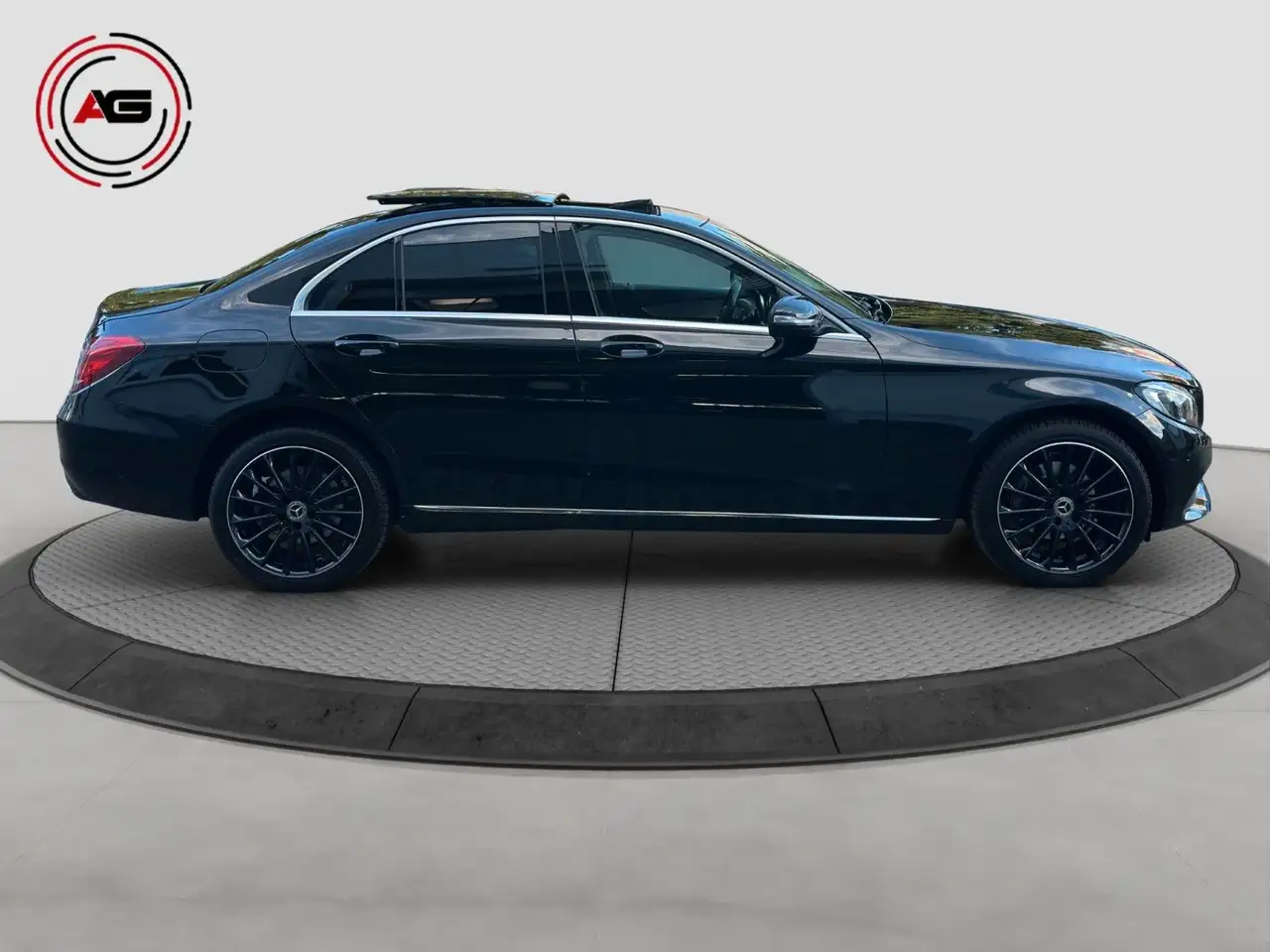 Mercedes-Benz C 200 Berline — photo 4 sur 36