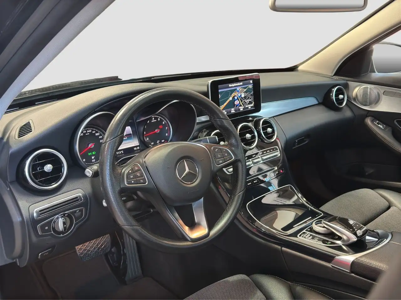 Mercedes-Benz C 200 Berline — photo 12 sur 36