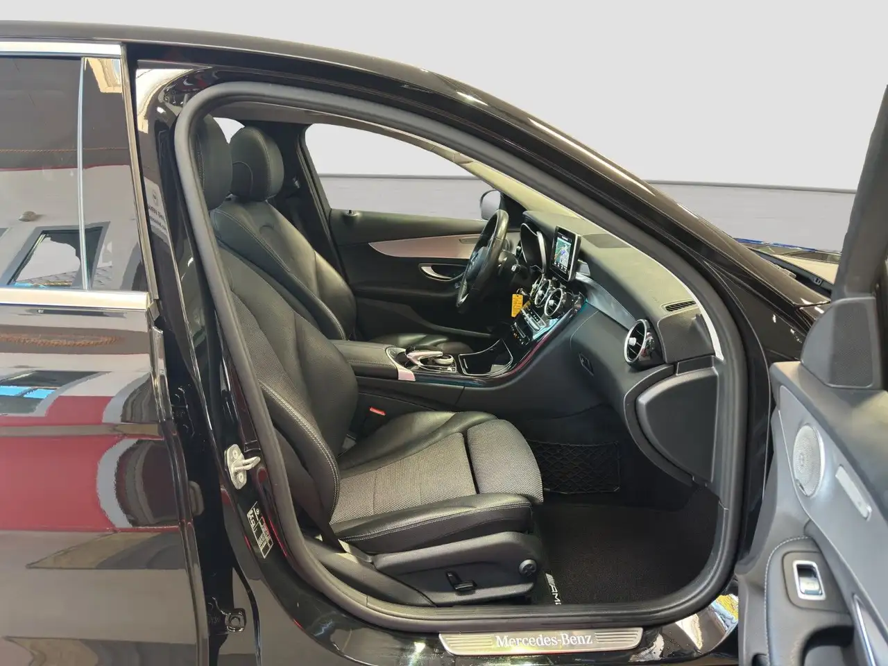 Mercedes-Benz C 200 Berline — photo 9 sur 36