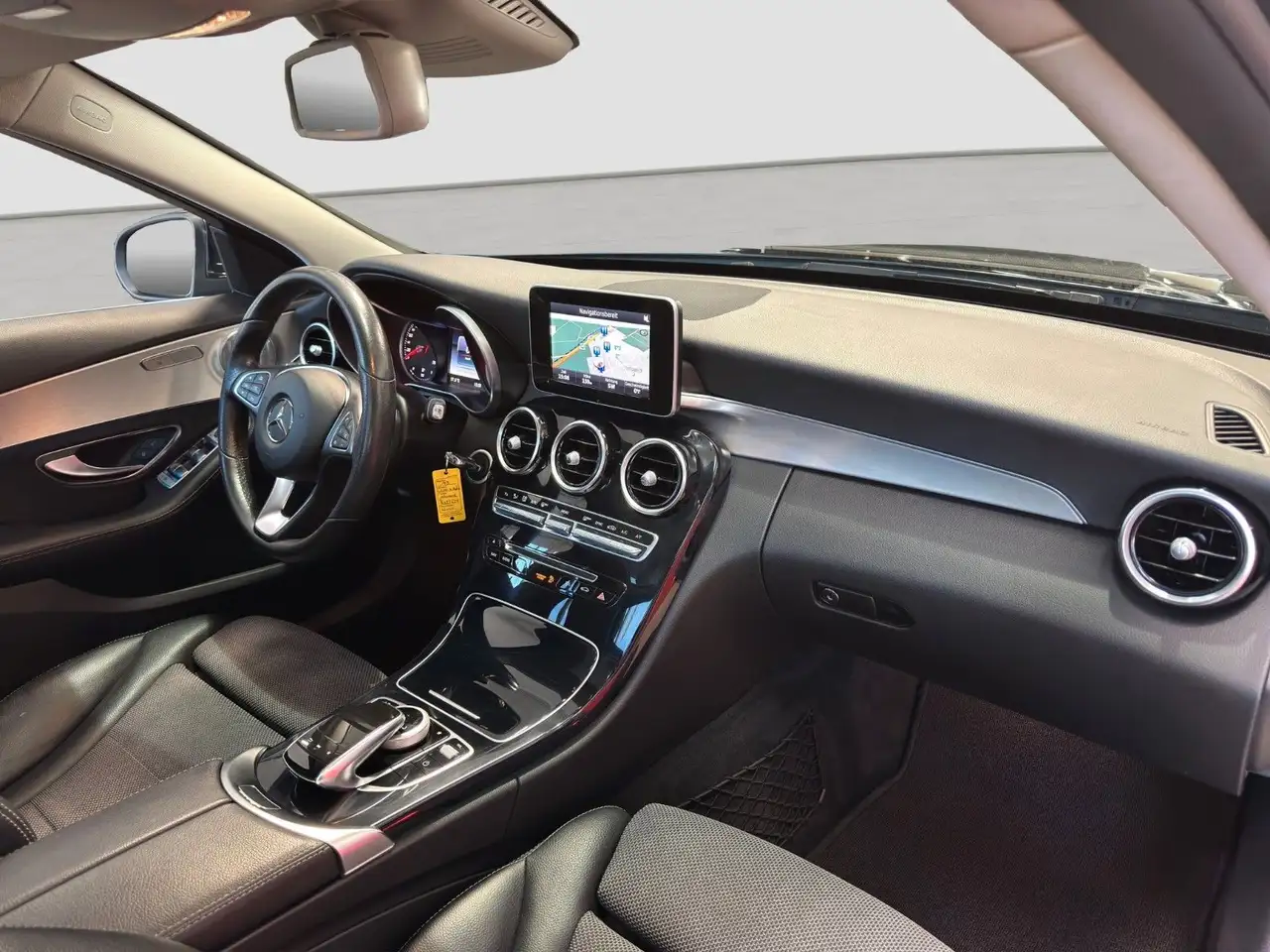 Mercedes-Benz C 200 Berline — photo 10 sur 36