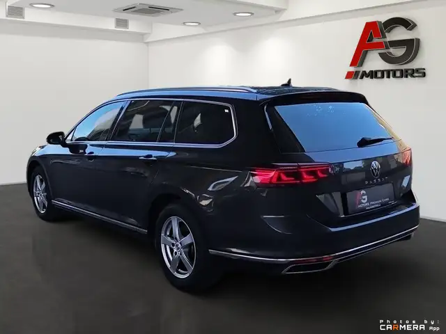 Volkswagen Passat view 8