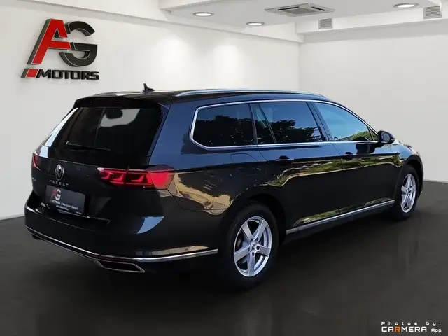 Volkswagen Passat view 6