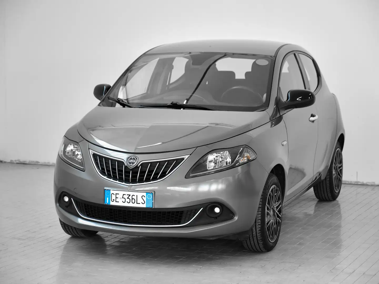 Lancia Ypsilon Ypsilon III 2015 1.0 firefly hybrid Gold s Gris - 1