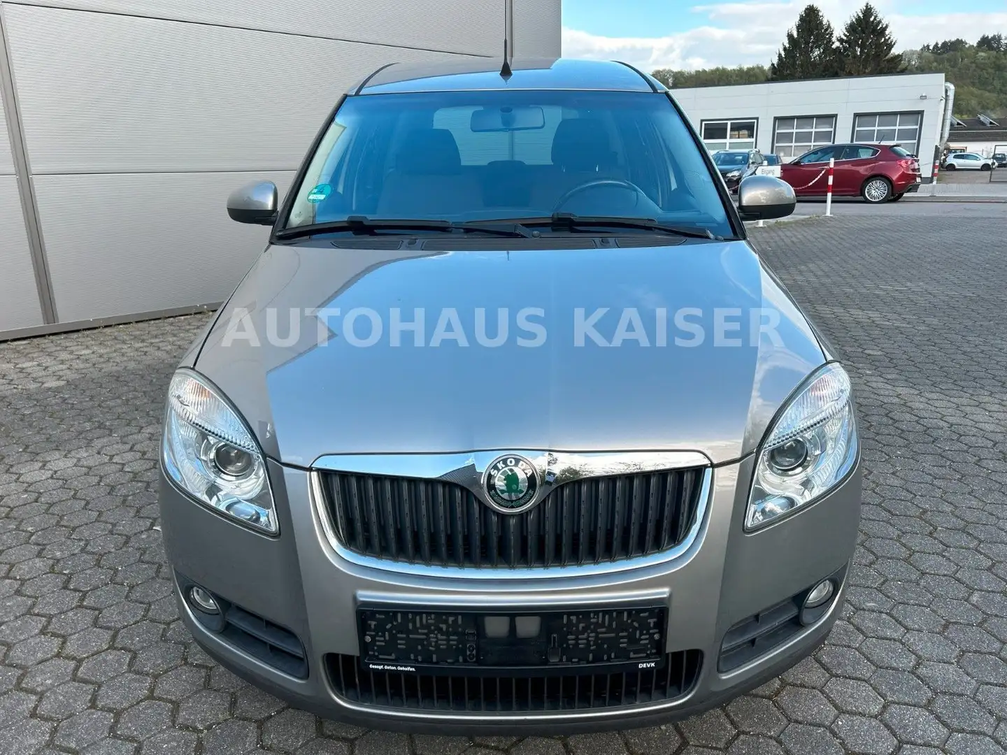 Skoda Roomster Comfort 1.6/KLIMA/SITZH/TEMPO/TÜV 09.25 Beżowy - 2