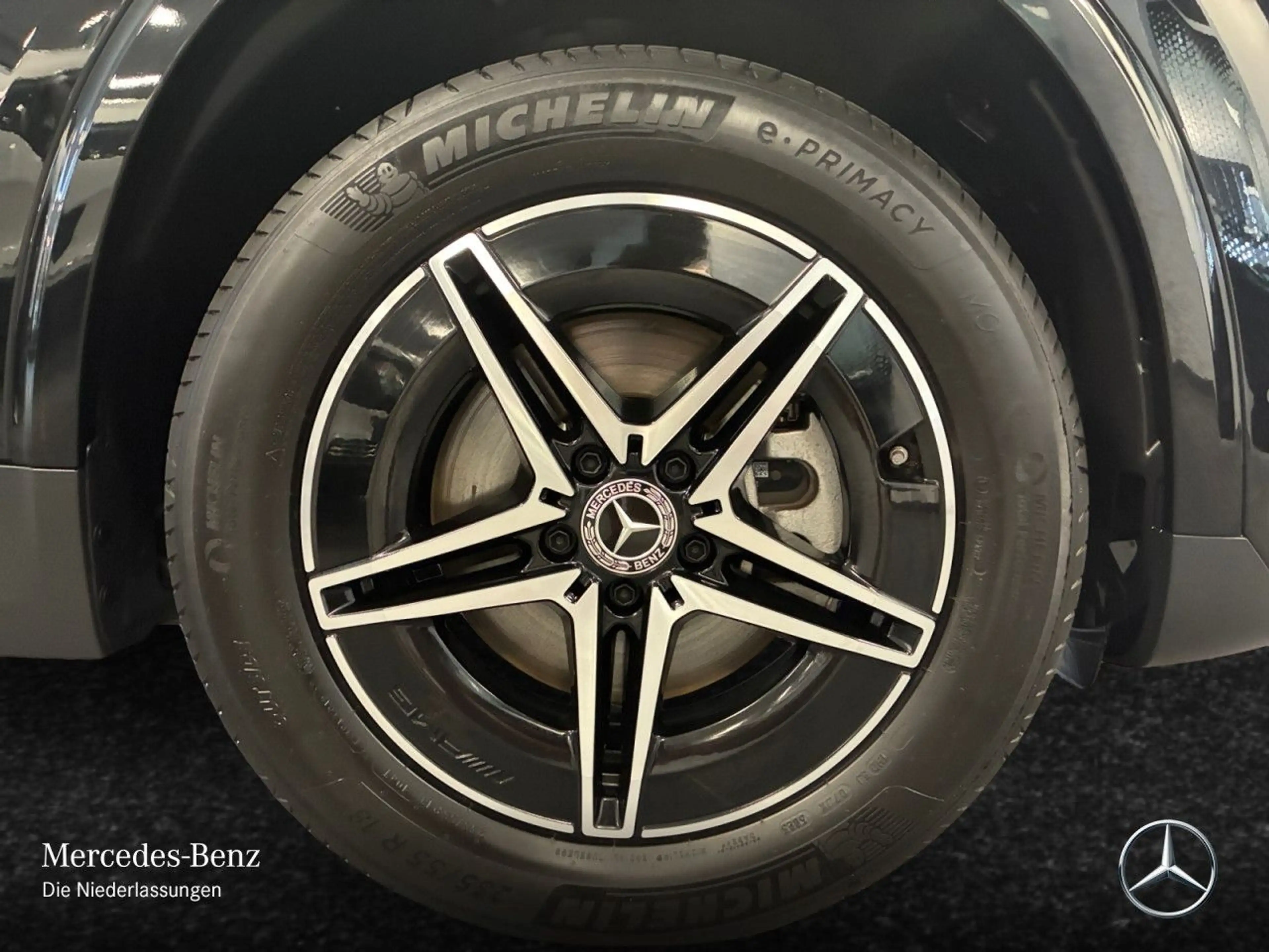 Mercedes-Benz EQA 350 4M AMG+NIGHT+ADVANCED+AHK+360+SPUR — photo 6