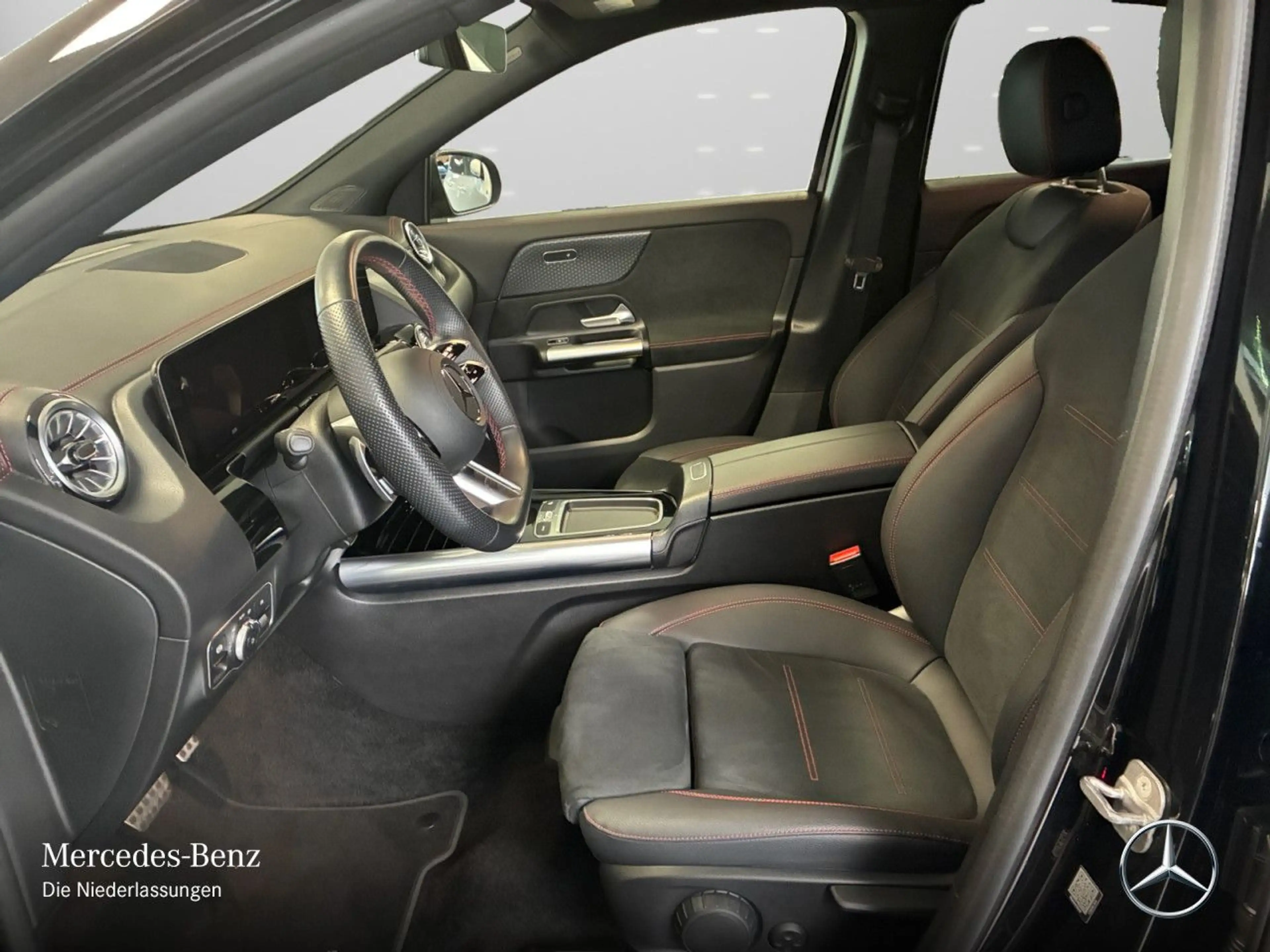 Mercedes-Benz EQA 350 4M AMG+NIGHT+ADVANCED+AHK+360+SPUR — photo 11