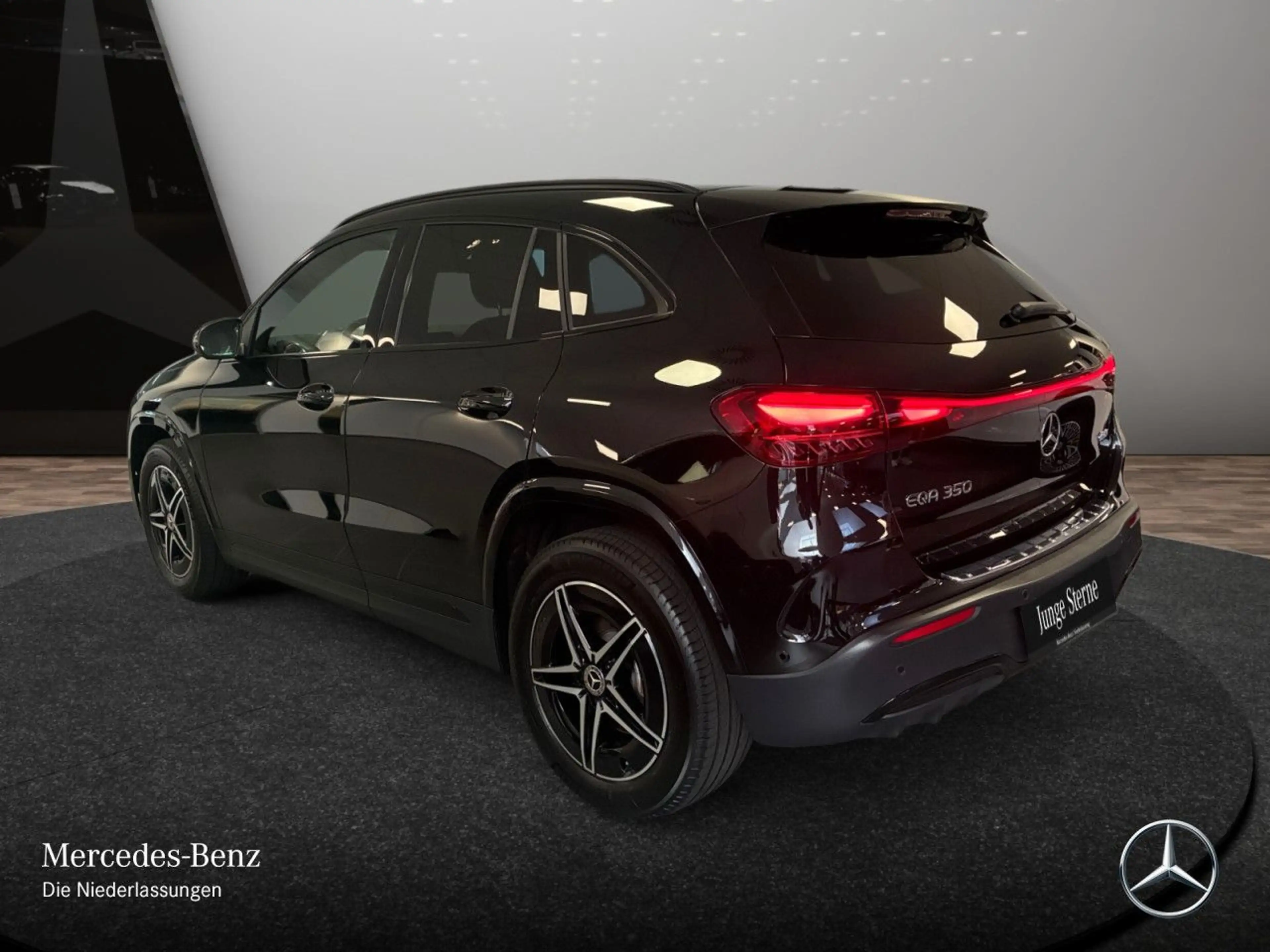 Mercedes-Benz EQA 350 4M AMG+NIGHT+ADVANCED+AHK+360+SPUR — photo 10