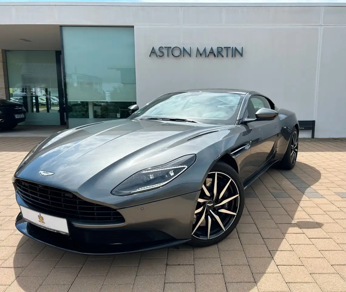 Aston Martin DB11