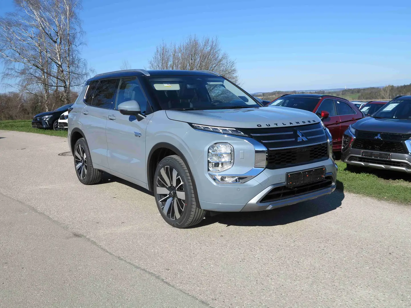 Mitsubishi Outlander 2.4 PHEV 225KW/306PS Systemleistung Grau - 2