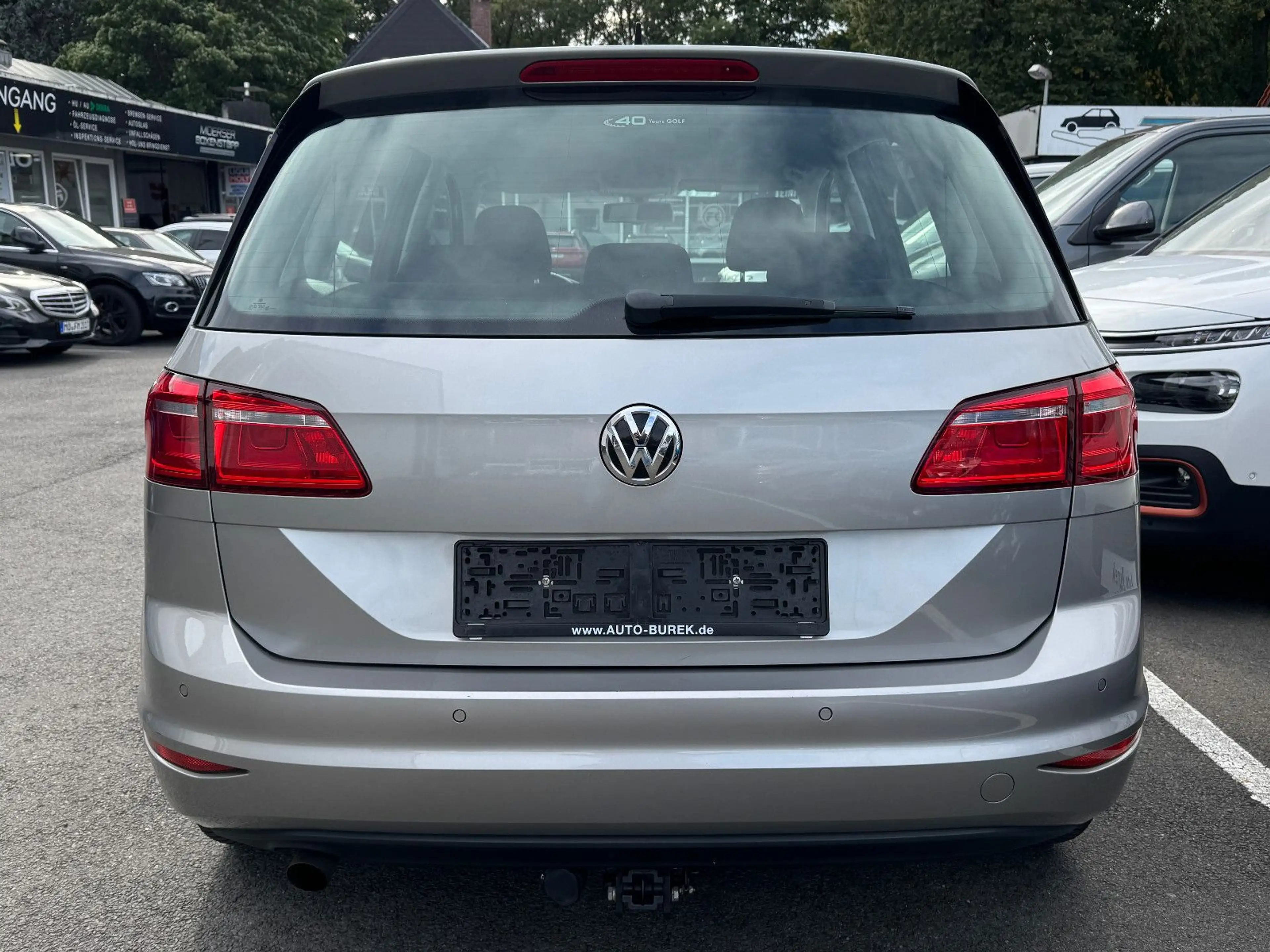 Volkswagen Golf Sportsvan Xenon AHK Stdhzg Shz Klima PDC 16 — photo 7