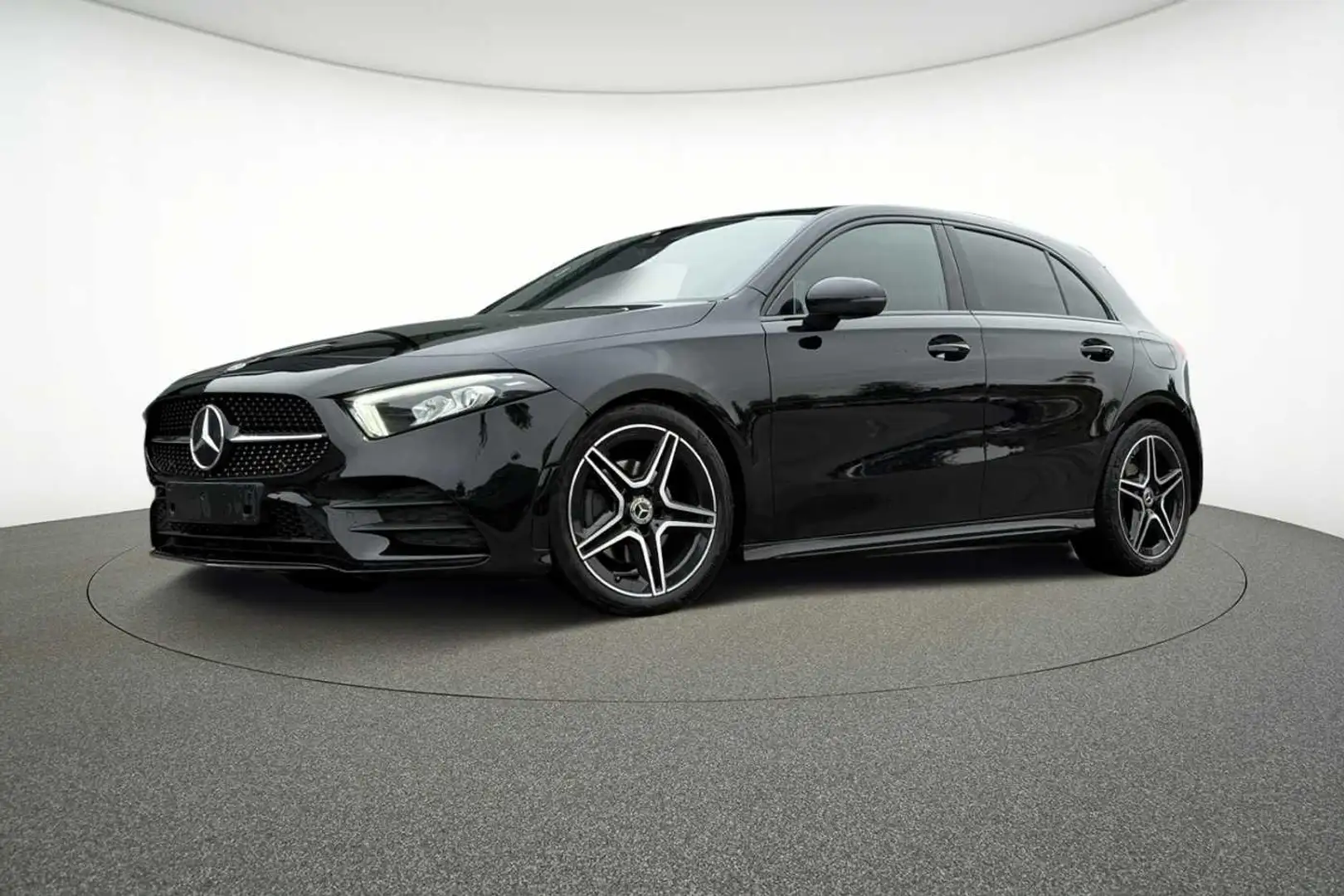 Mercedes-Benz A 180 A d AMG Line Zwart - 1