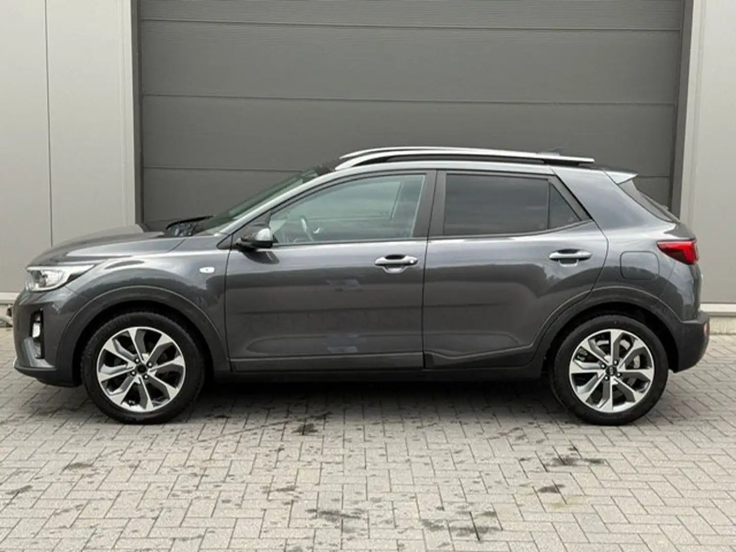 Kia Stonic Stonic 1.0 T-GDI 100 OPF Spirit Grijs - 2