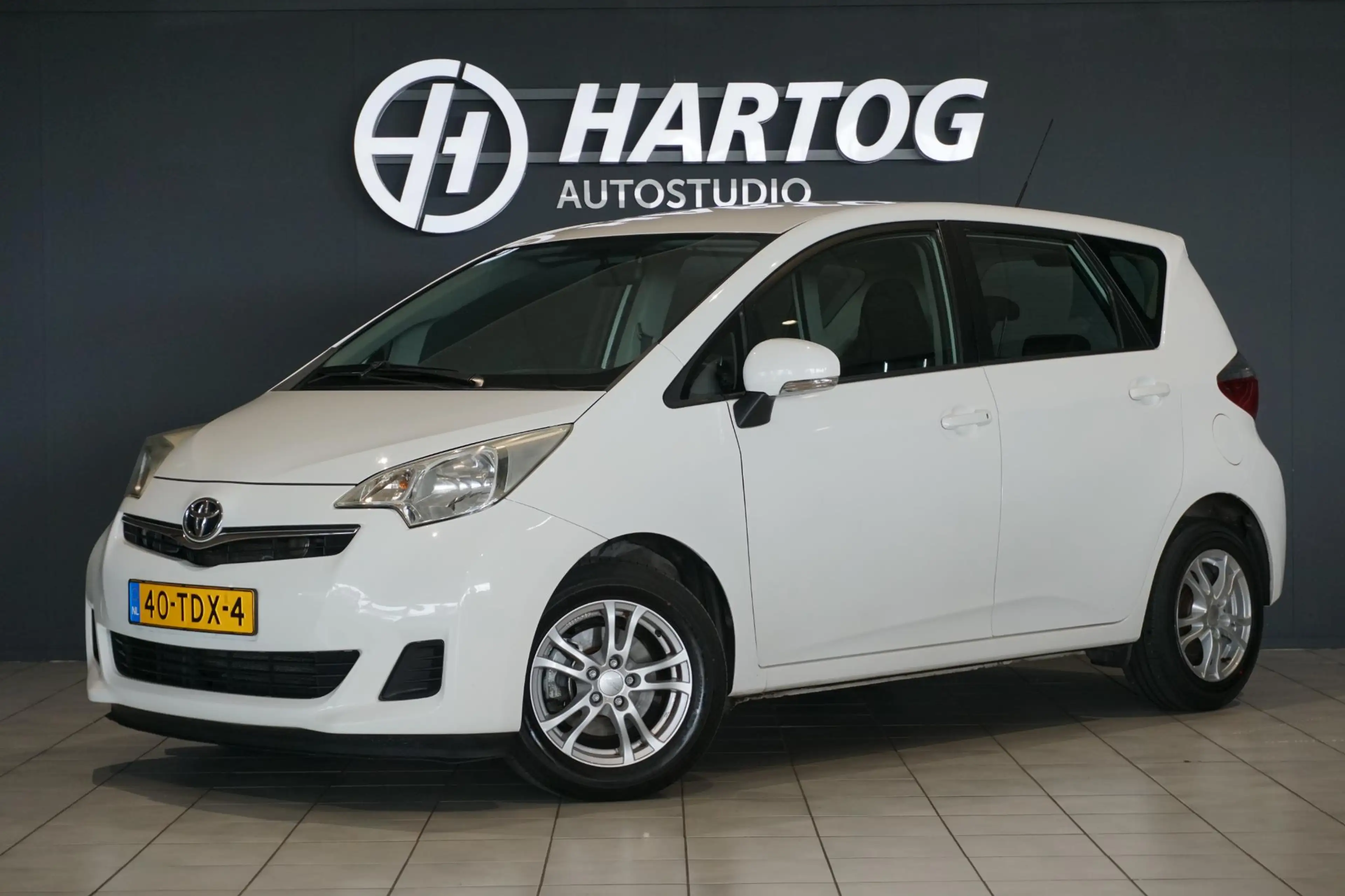 Toyota Verso-S 1.3 VVT-i Comfort *DEALER ONDERHOUDEN* + AIRCO