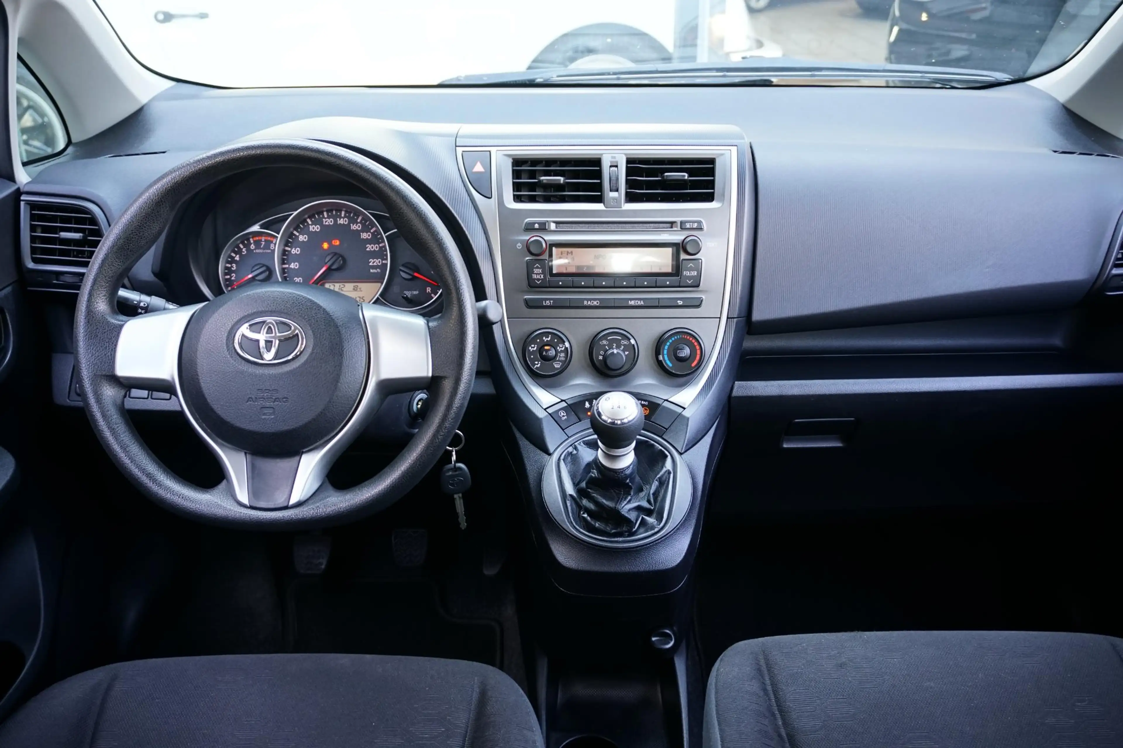 Toyota Verso-S 1.3 VVT-i Comfort *DEALER ONDERHOUDEN* + AIRCO — photo 3