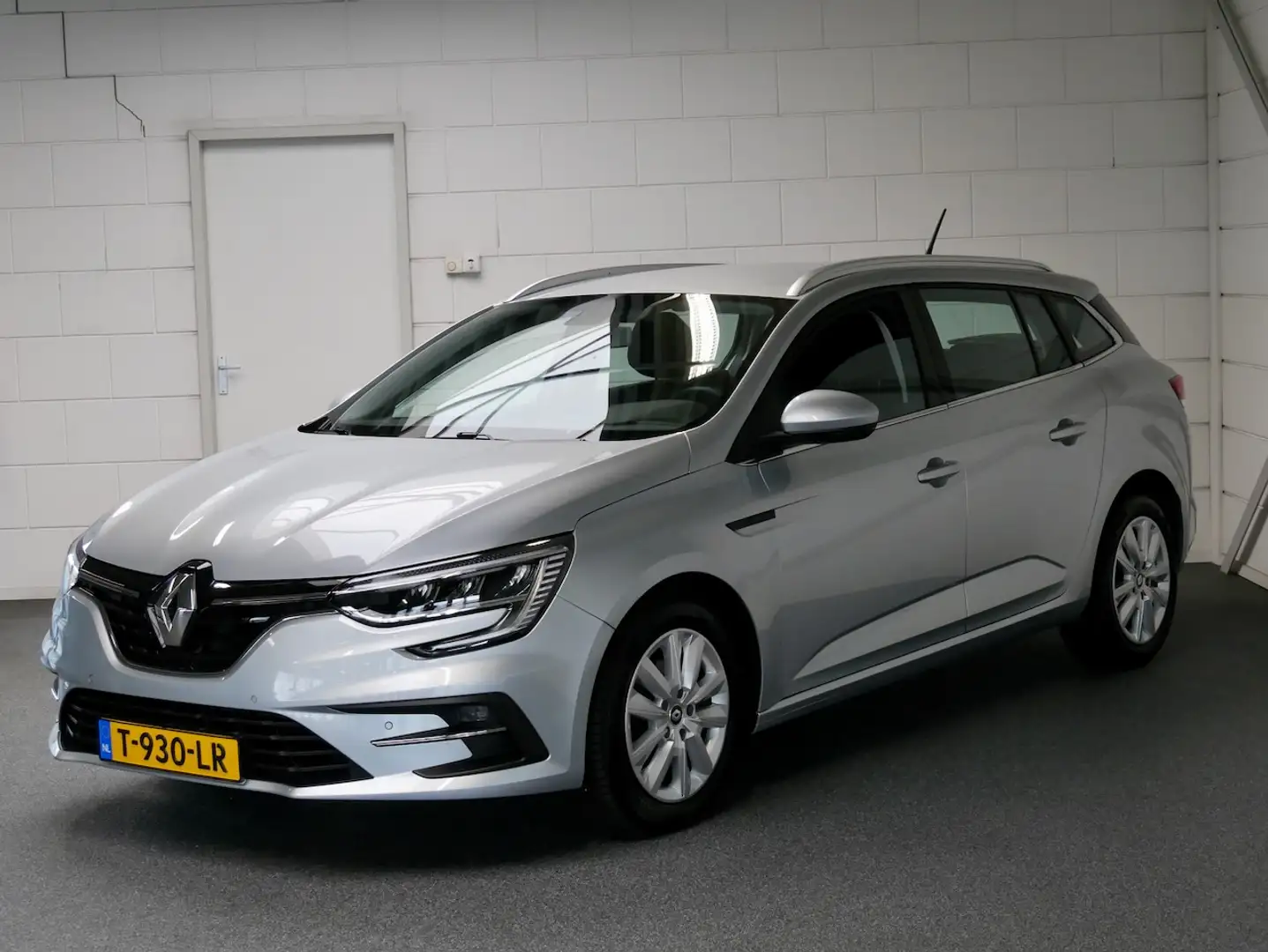 Renault Megane Estate 1.3 TCe 140 Equilibre Navi/ECC/PDC/Carplay Grijs - 2
