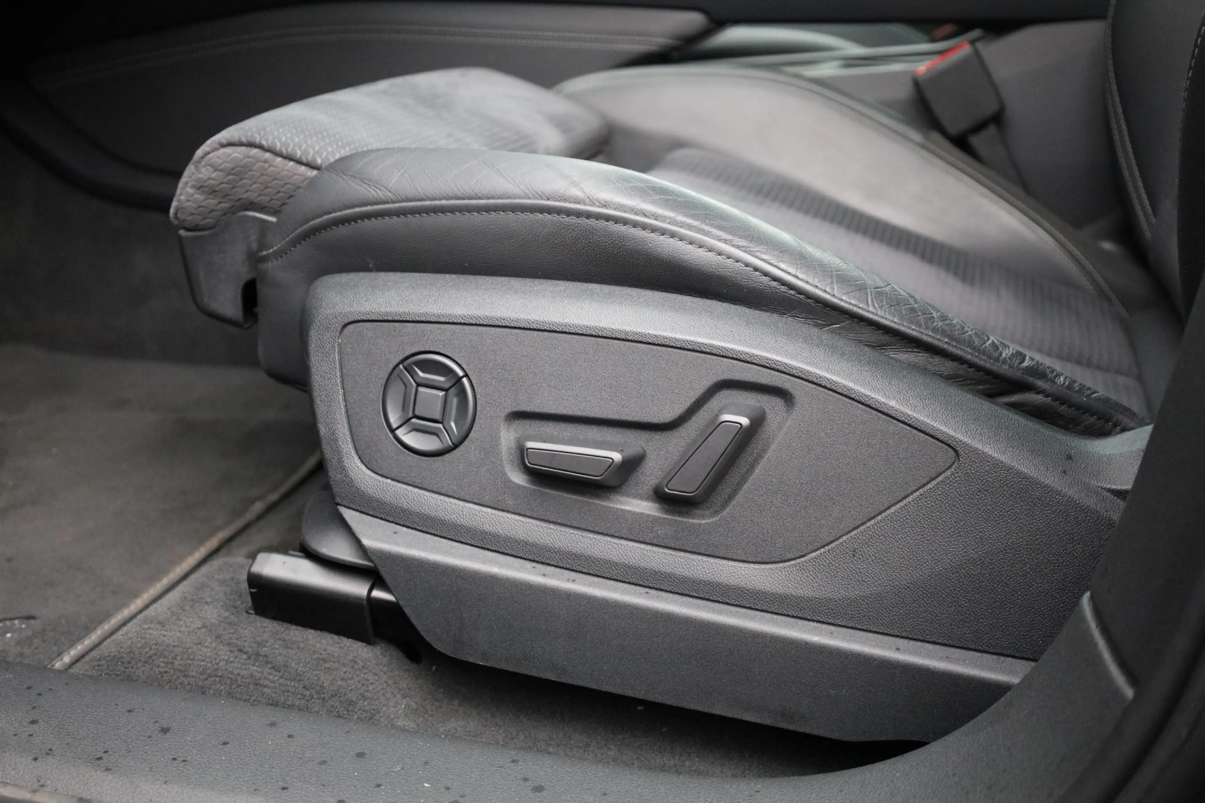 Audi e-tron 55 quattro S Line |Panorama dak |Head-Up |Stoelver — photo 18