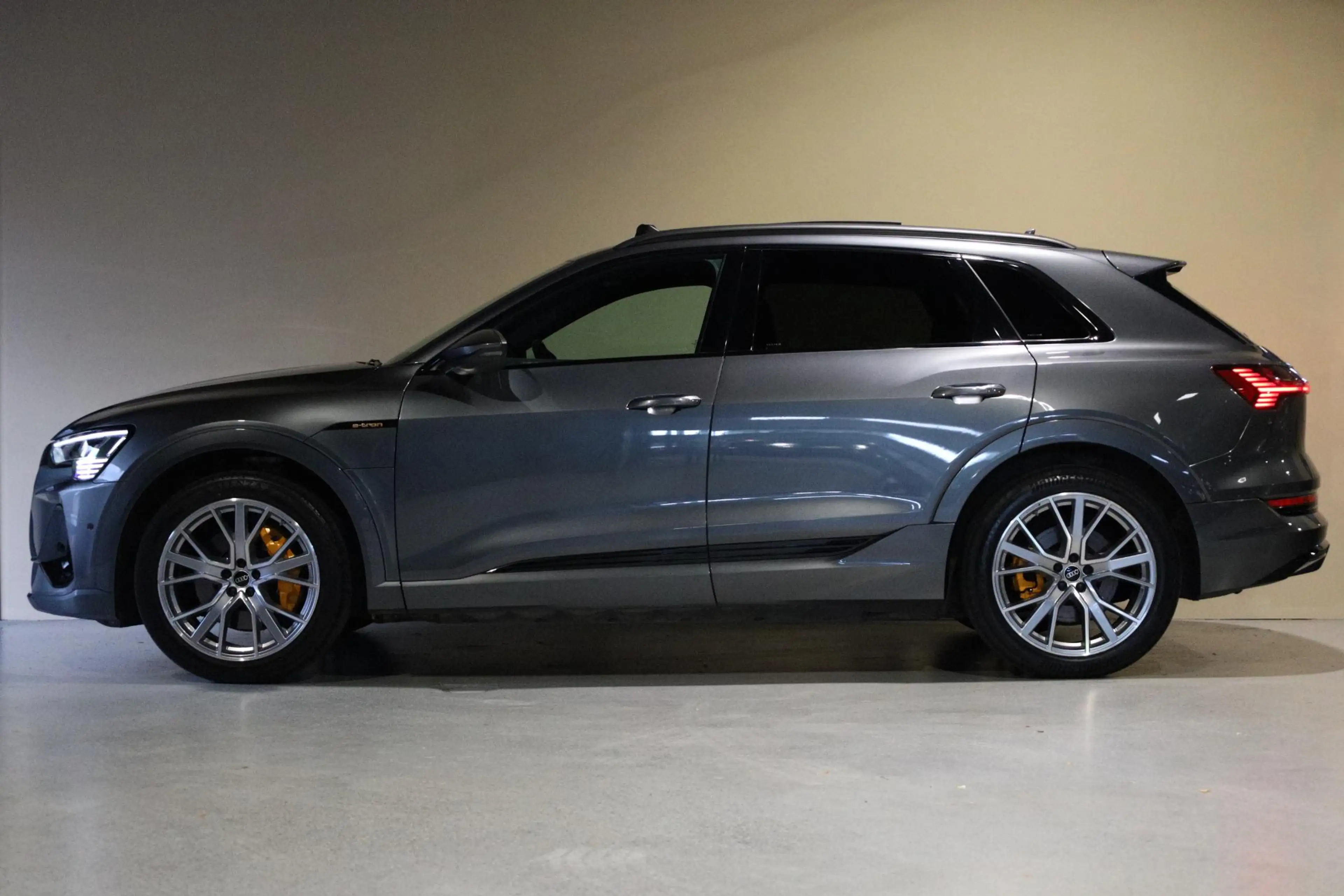Audi e-tron 55 quattro S Line |Panorama dak |Head-Up |Stoelver — photo 9