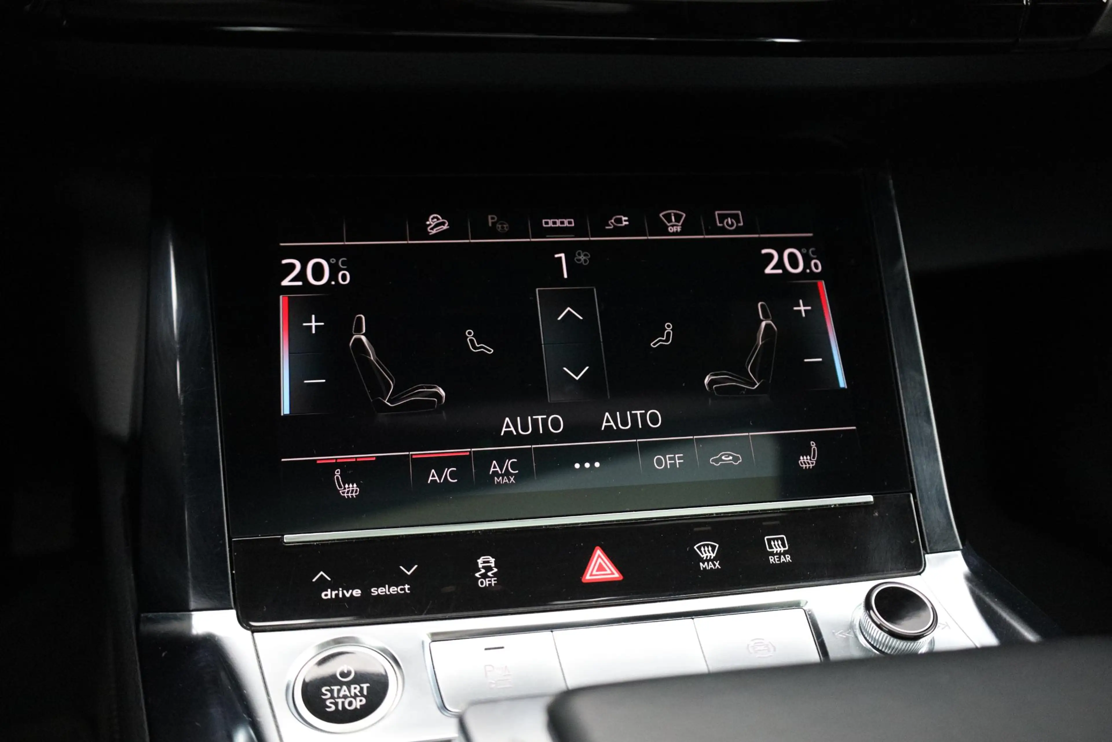 Audi e-tron 55 quattro S Line |Panorama dak |Head-Up |Stoelver — photo 32