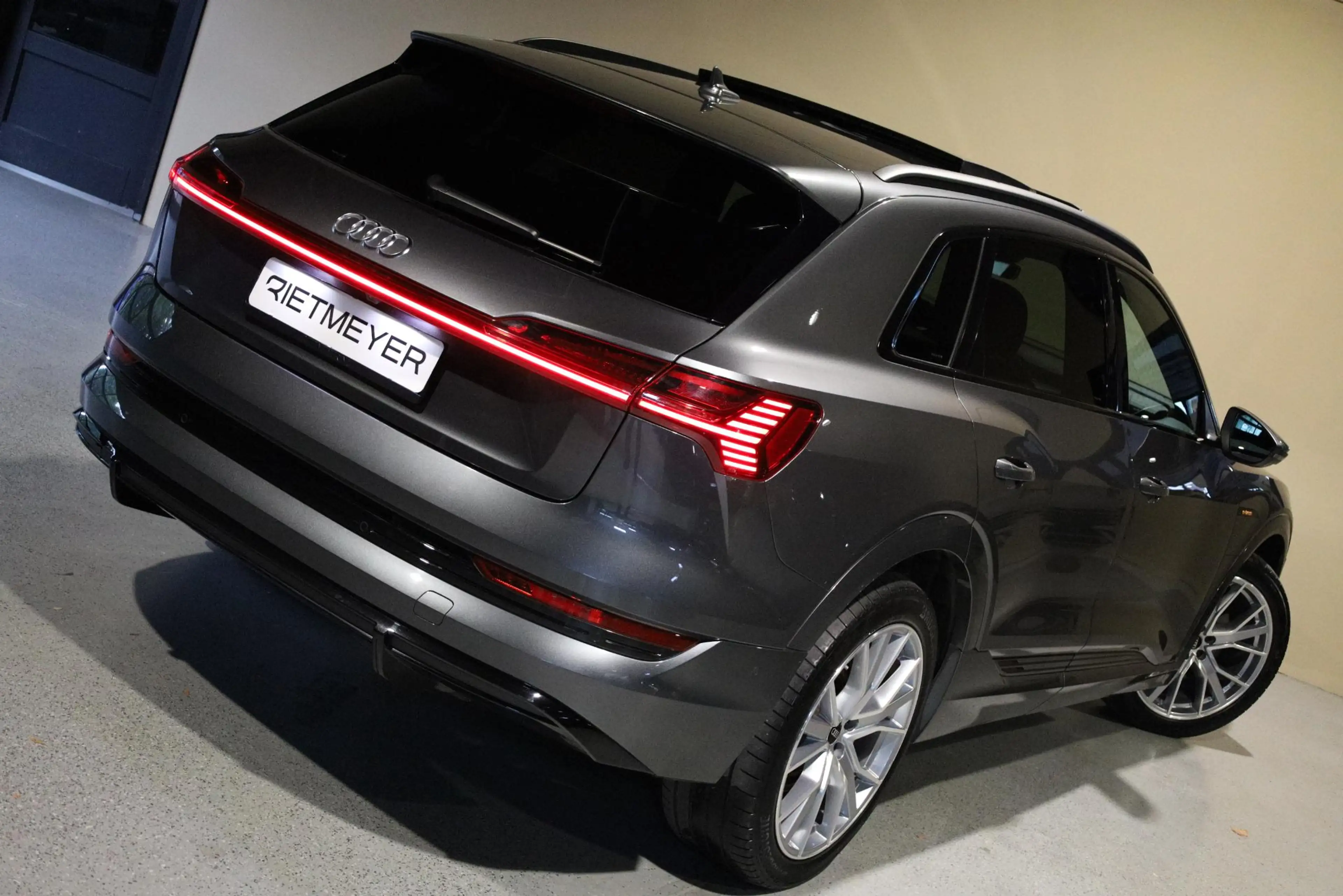 Audi e-tron 55 quattro S Line |Panorama dak |Head-Up |Stoelver — photo 2