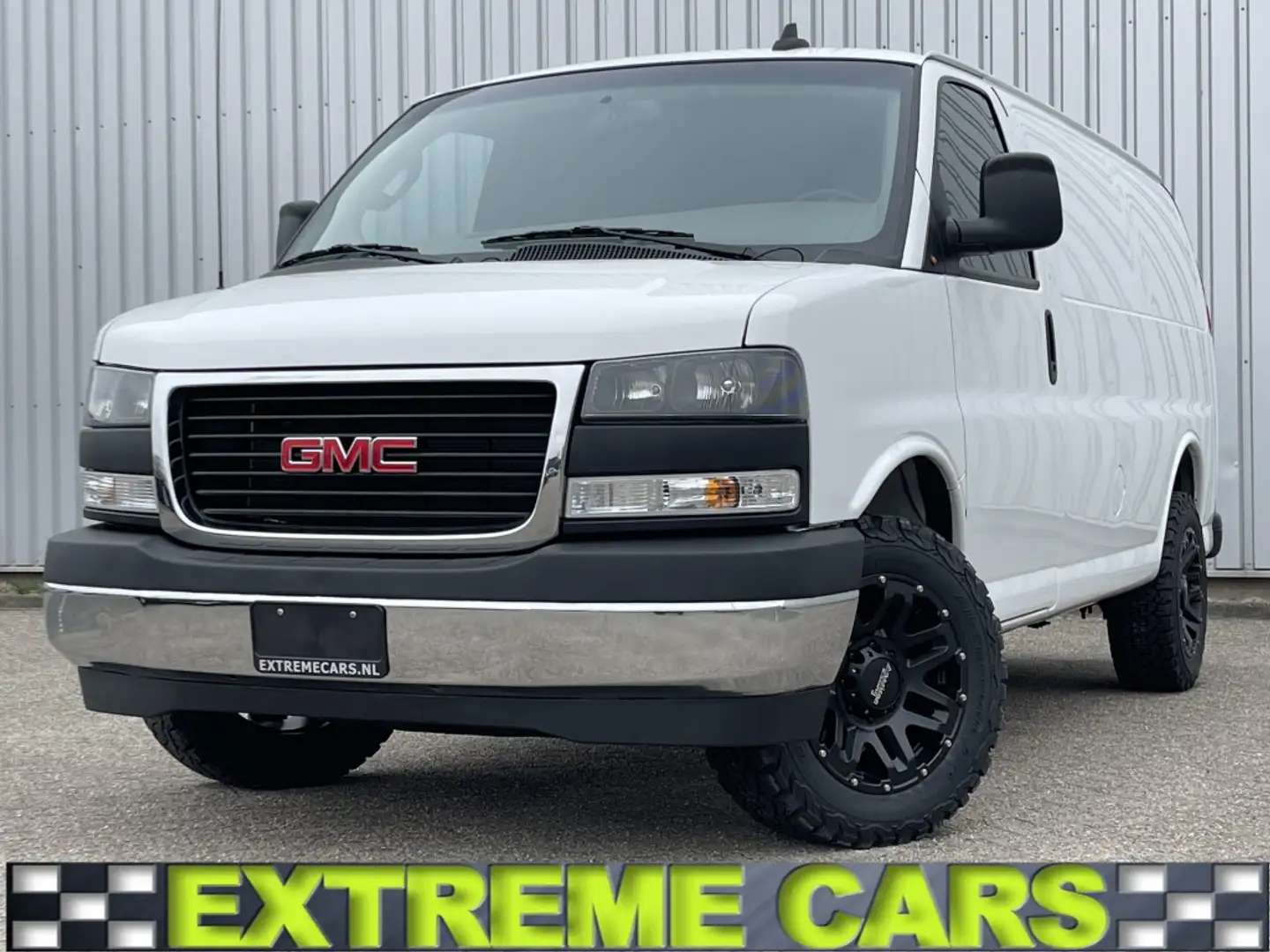 Chevrolet 2500 Savana Cargo Van Heavy Duty White - 1