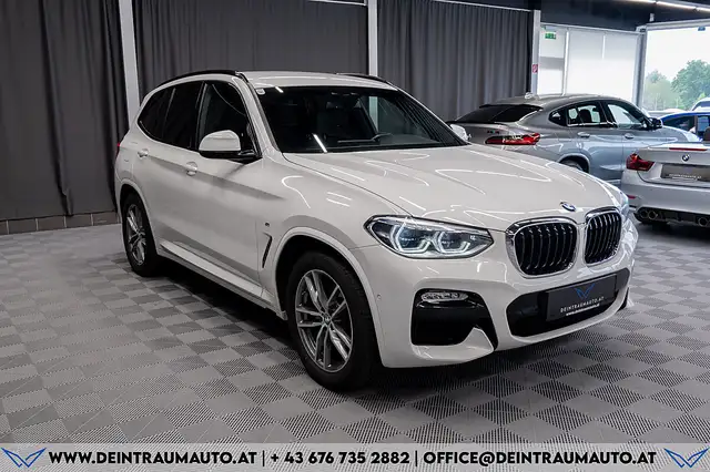 BMW X3 view 4