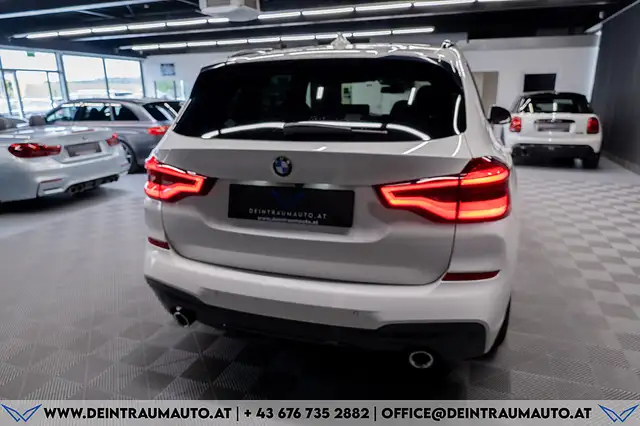 BMW X3 view 8
