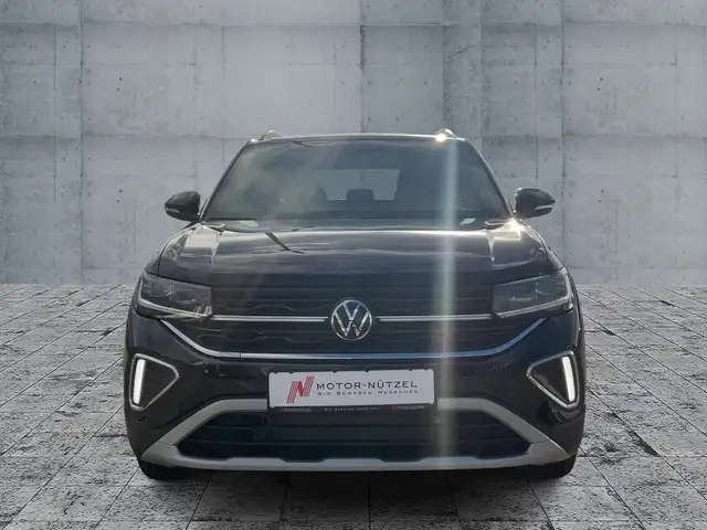 Volkswagen T-Cross view 3