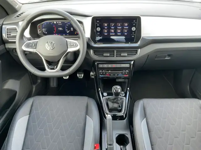 Volkswagen T-Cross view 9