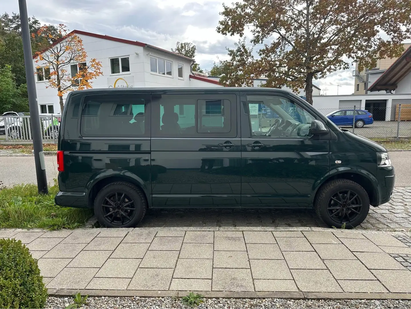 Volkswagen T5 Multivan Ausstattung, Standheizung, Allrad - 2