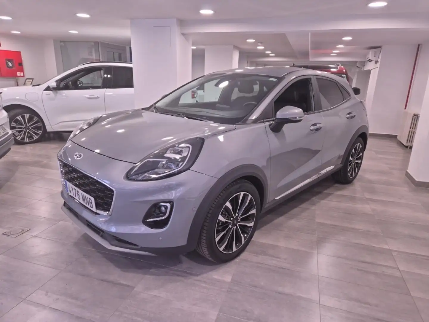 Ford Puma 1.0 EcoBoost MHEV Titanium X Aut. 155 Plateado - 2