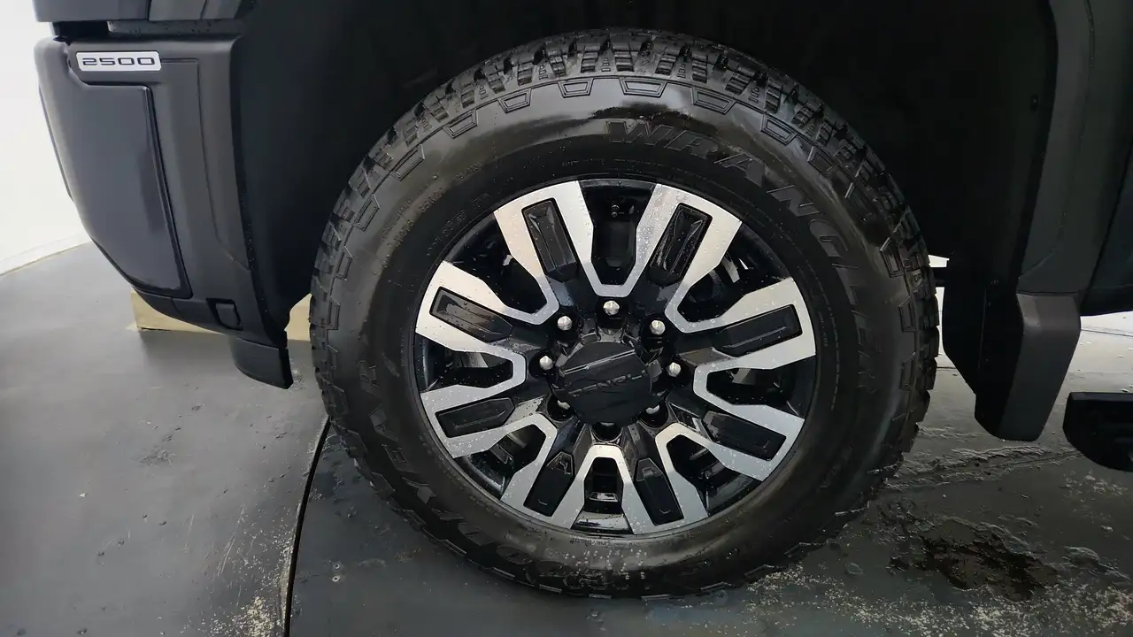GMC Sierra 2500HD снимка GMC Sierra 2500HD