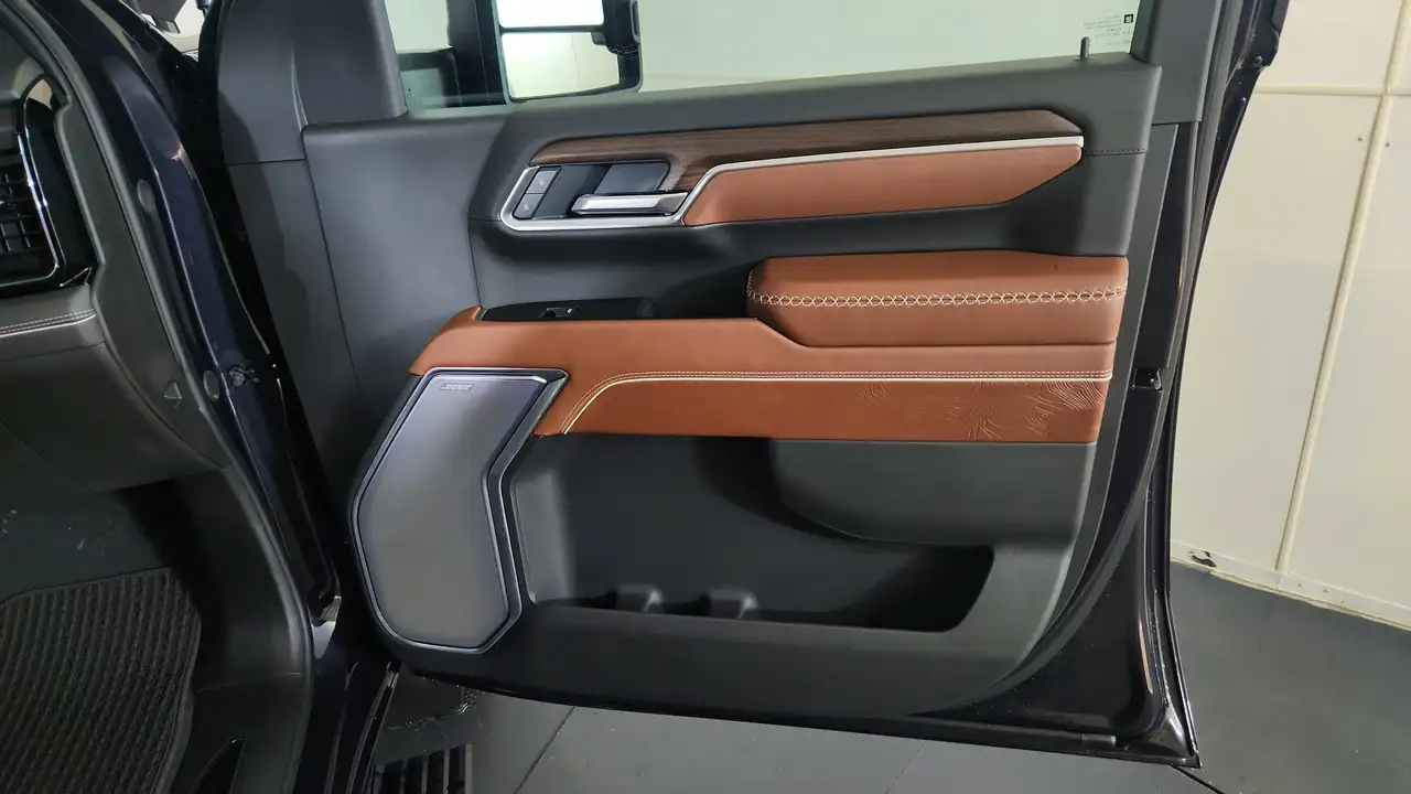 GMC Sierra 2500HD снимка GMC Sierra 2500HD