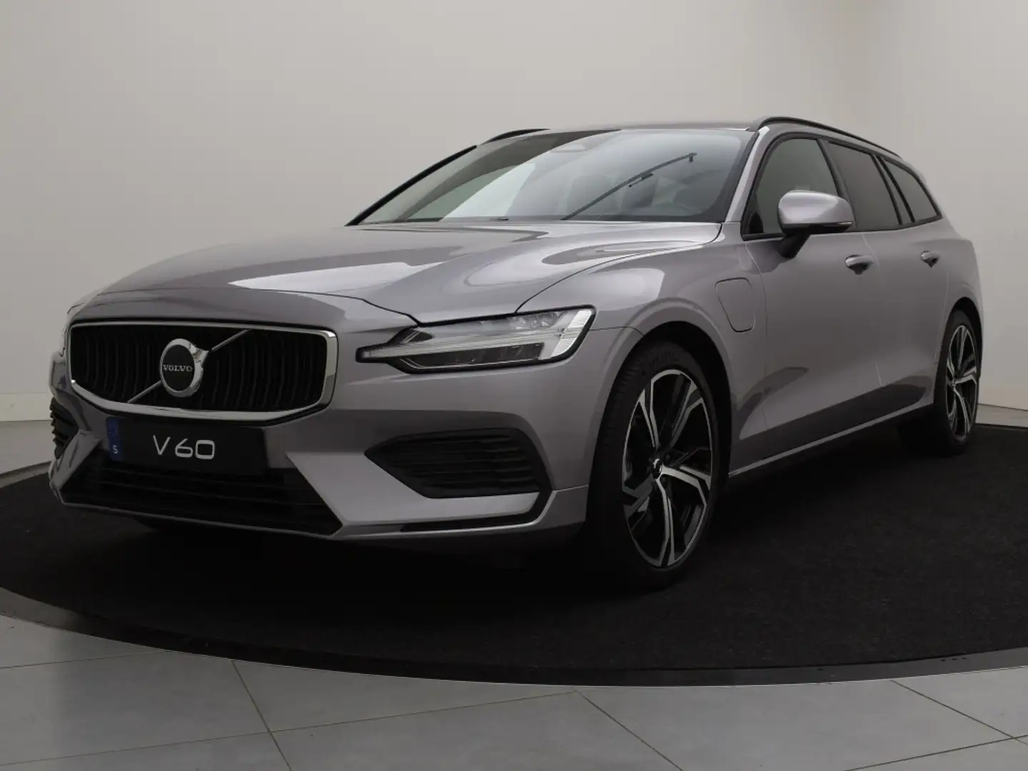 Volvo V60 T6 PLUG-IN HYBRID ESSENTIAL EDITION *NIEUW OP VOOR Zilver - 2