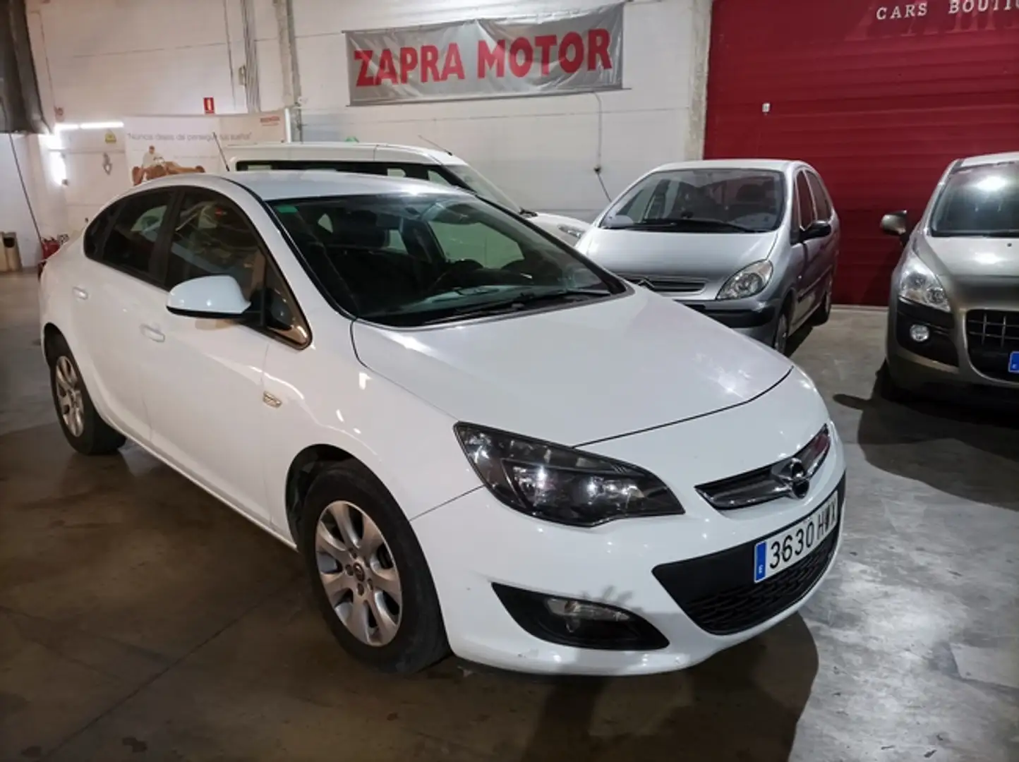 Opel Astra Sedán 1.7CDTi S/S Selective Wit - 2