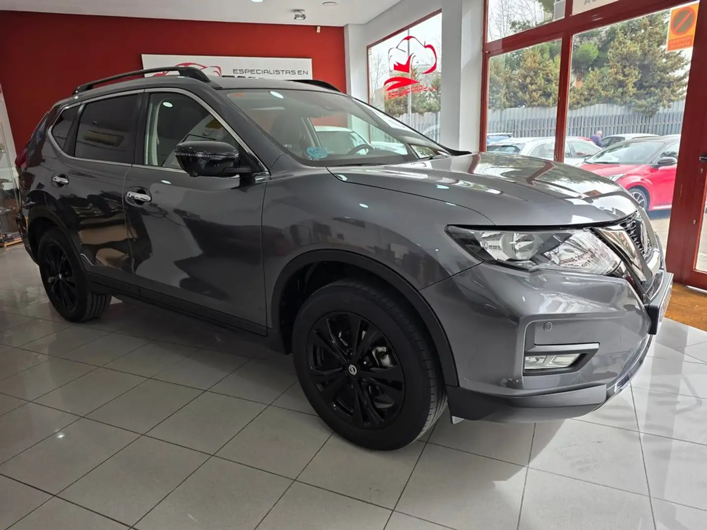 Nissan X-Trail 5P DIG-T 120 kW (160 CV) E6D DCT N-DES. Gris - 1