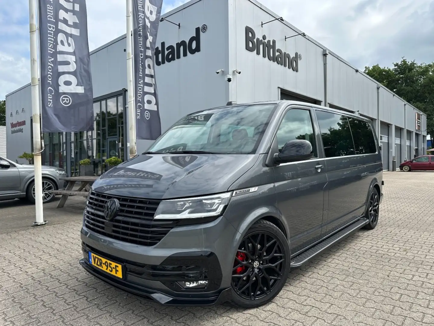 Volkswagen Transporter 2.0 TDI 150PK DSG DC BULLI bj2024 *BPM vrij *Adapt Gris - 1