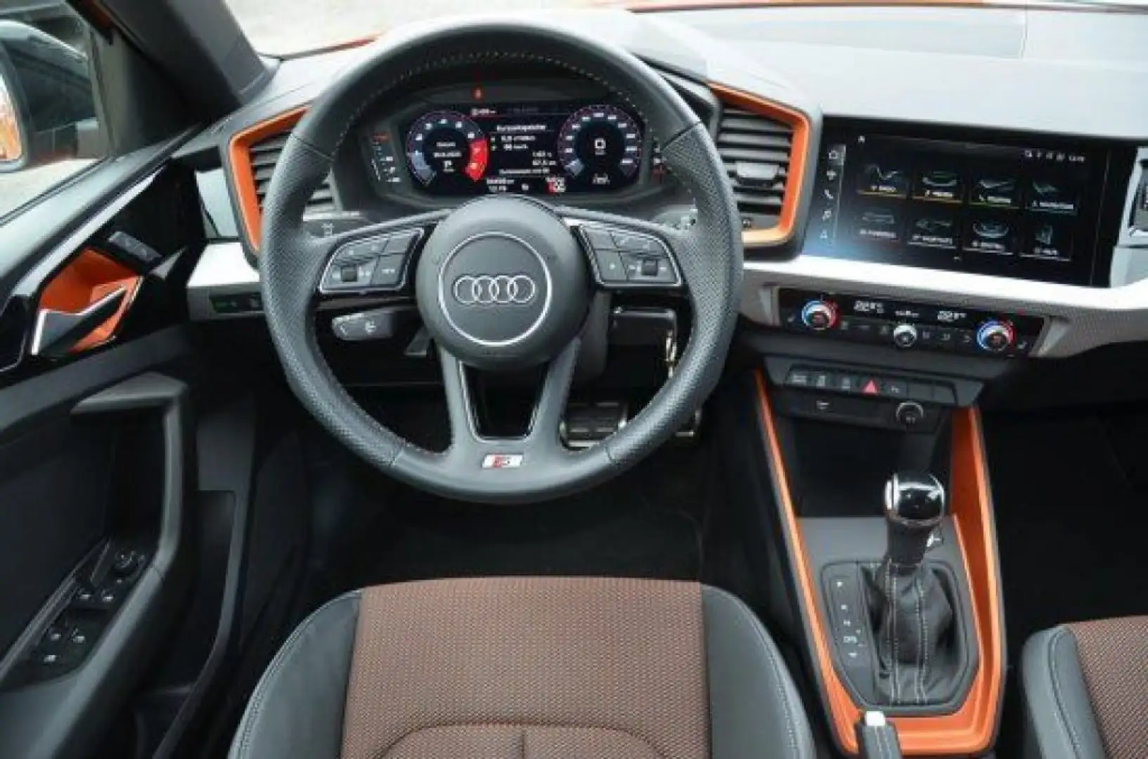 Audi A1 citycarver S line Oranje - 1