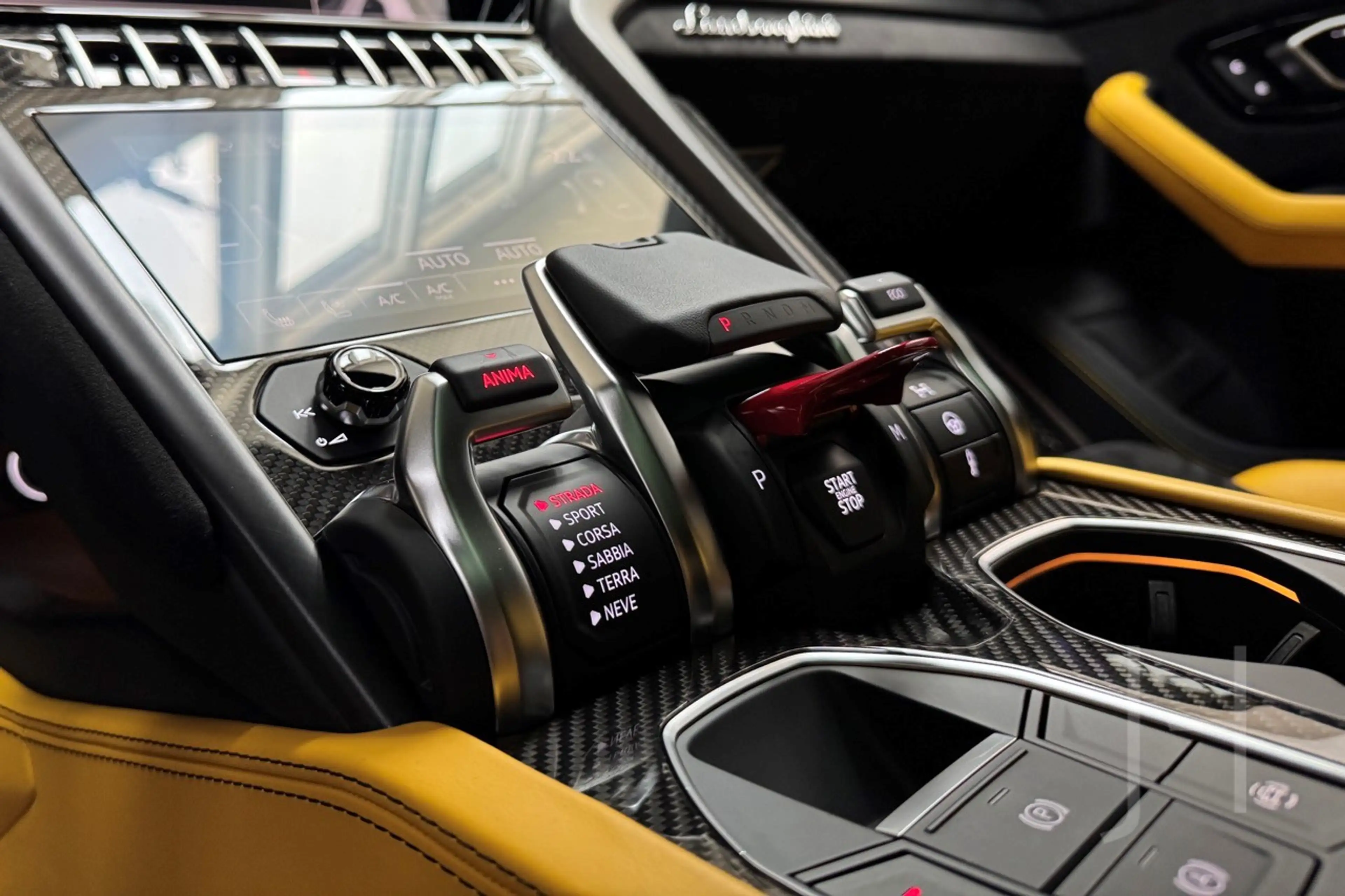Lamborghini Urus — photo 4