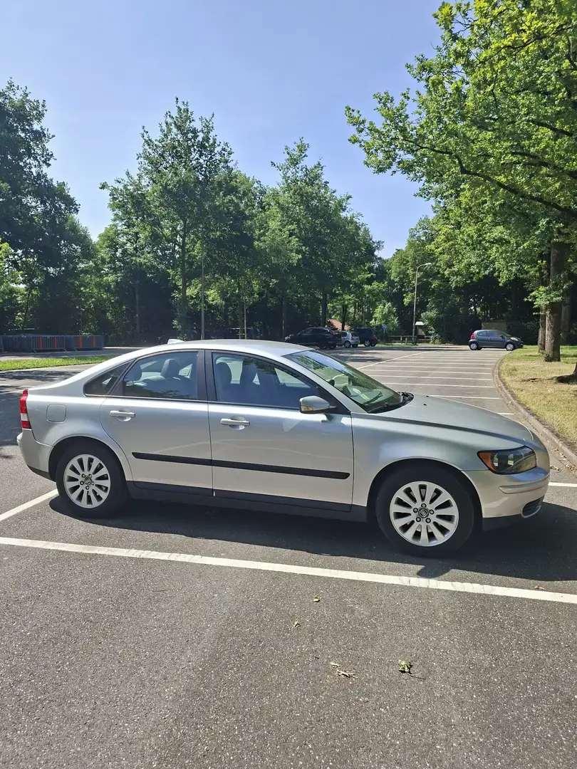 Volvo S40 2.4 Kinetic Zilver - 1