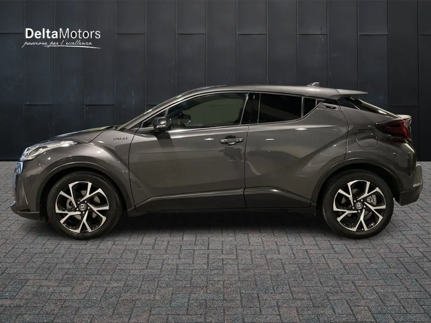 Toyota C-HR I 2020 - C-HR 1.8h Trend e-cvt Grijs - 2