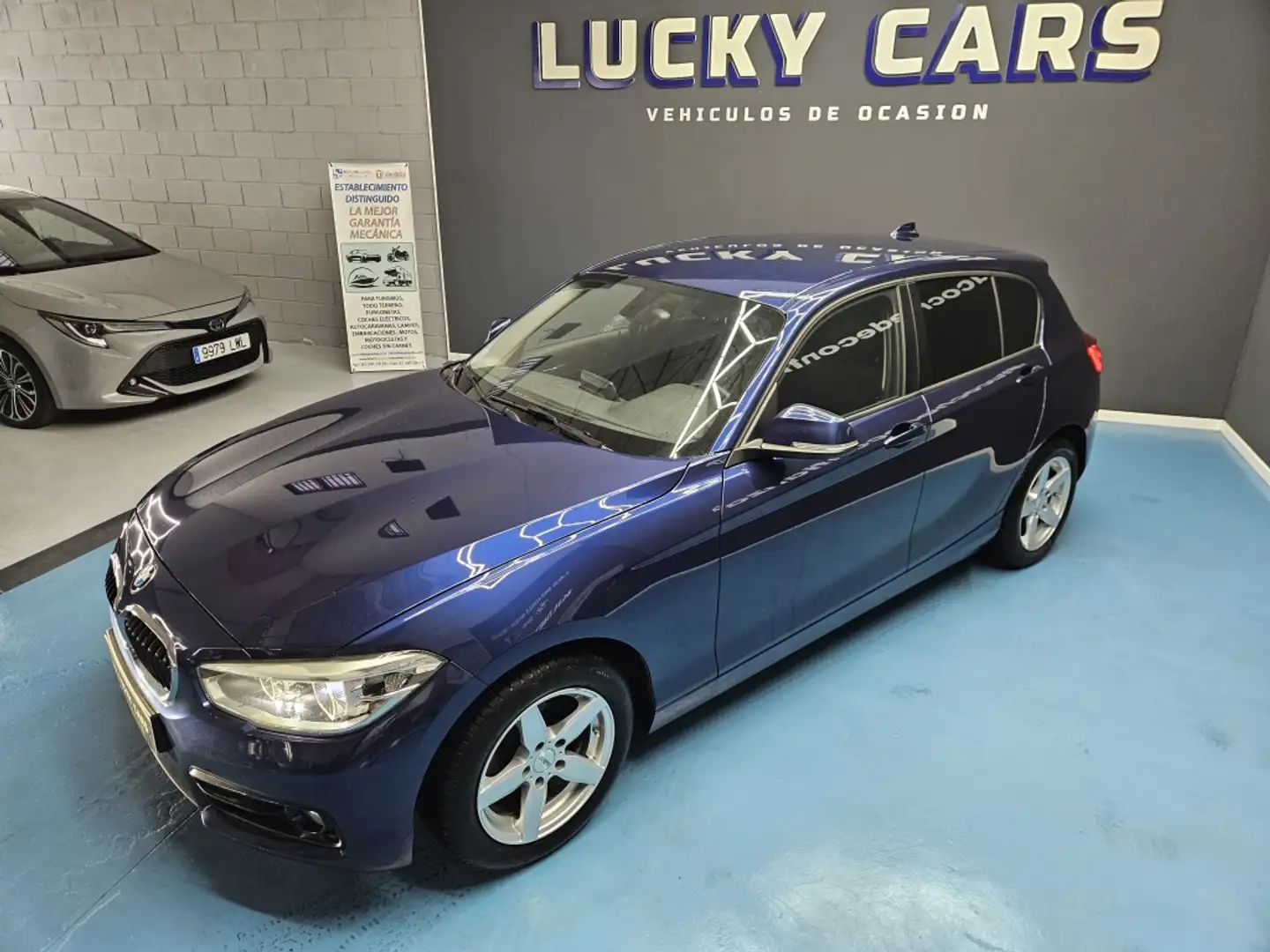 BMW 116 116dA Bleu - 2