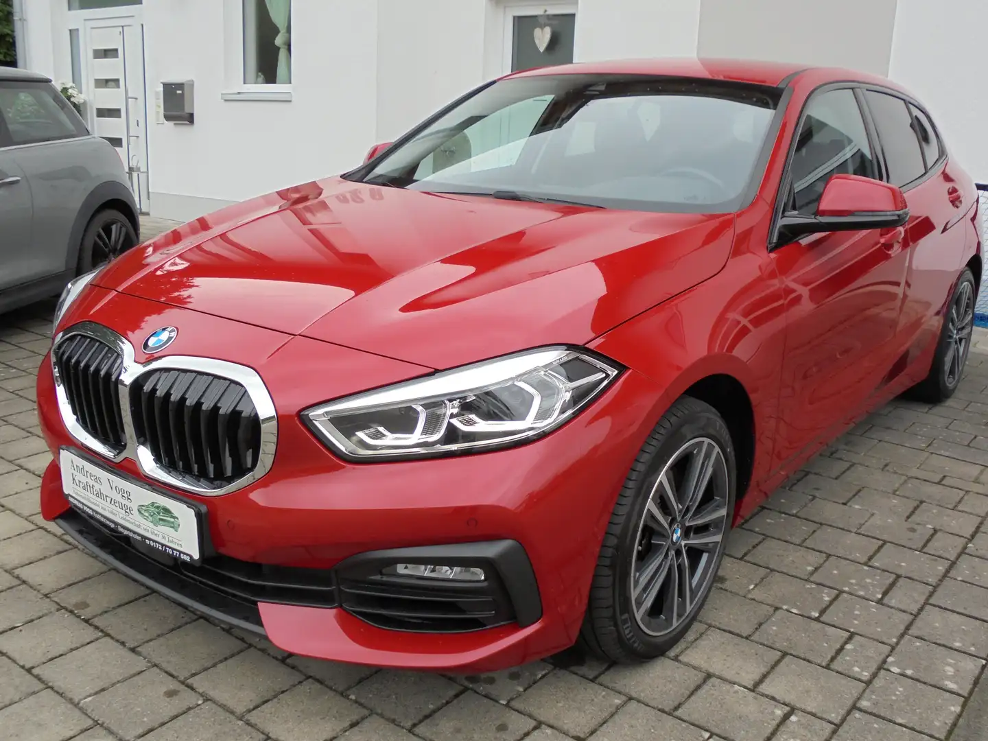 BMW 116 116 i Advantage LED Navi PDC 17 Zoll Alu 1-Hand Roşu - 1