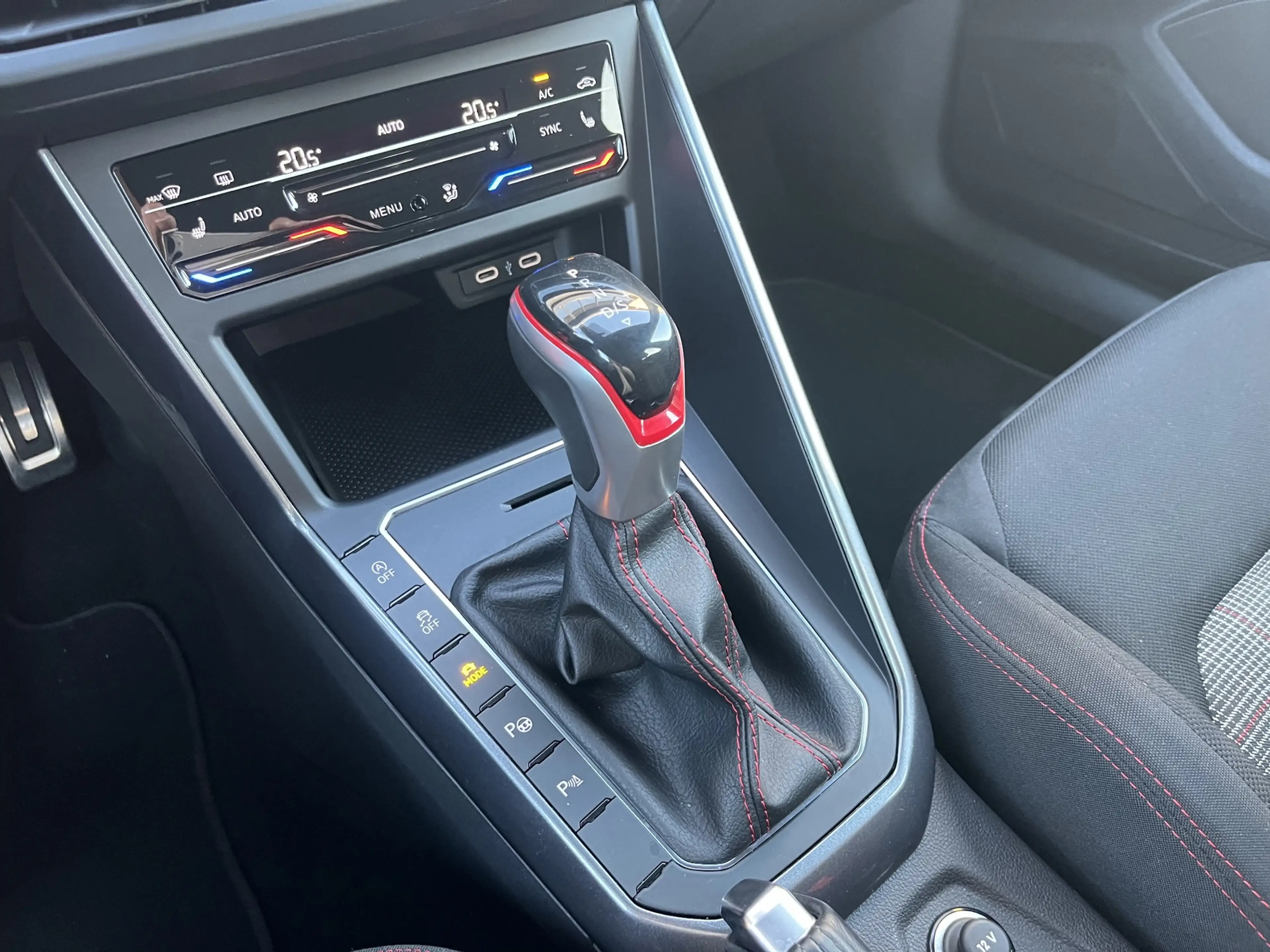 Volkswagen Polo GTI 2.0 TSI Virtual, Automaat, Carplay — photo 12