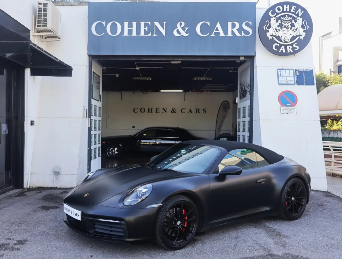 Porsche 992 Carrera 4S Cabriolet Negro - 1
