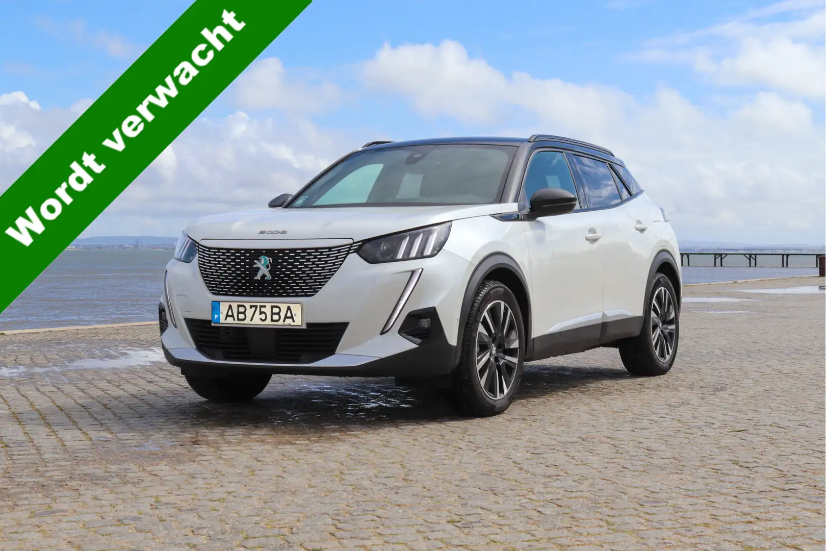 Peugeot e-2008 EV GT 50 kWh Cliam-Cruise-Carplay-Pano-Camera 11.0 Wit - 1