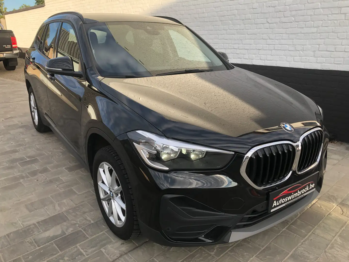 BMW X1 X1 sDrive18i Aut. Noir - 1