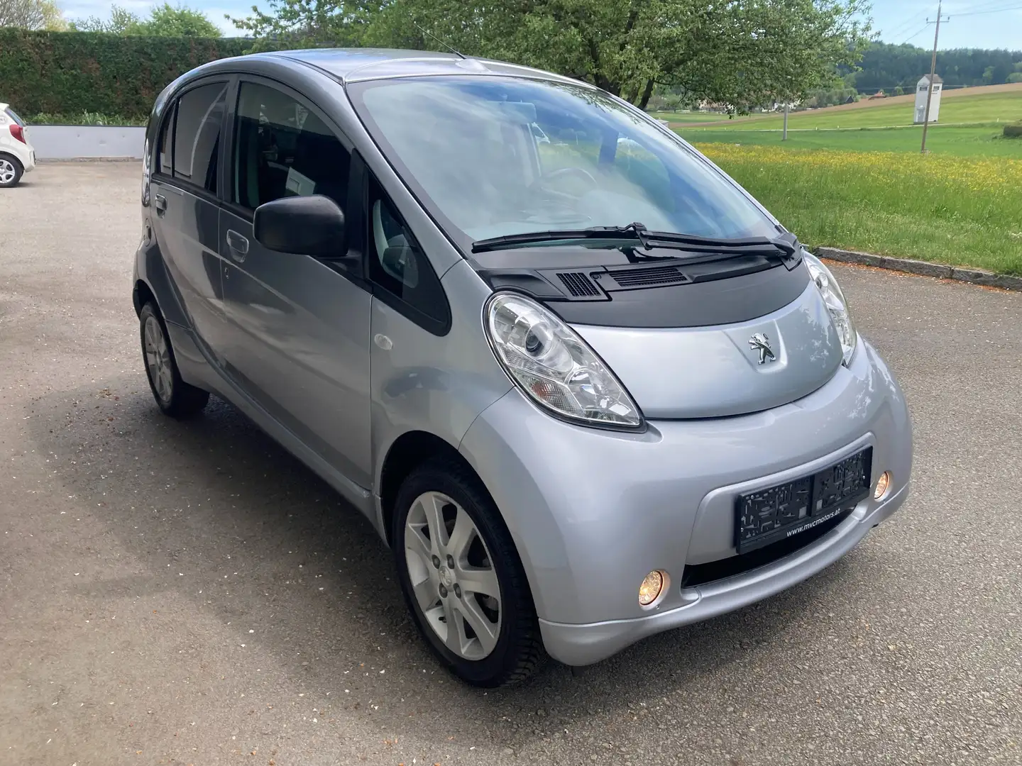 Peugeot iOn iOn 16kWh Active Active (mit Batterie) Silber - 1