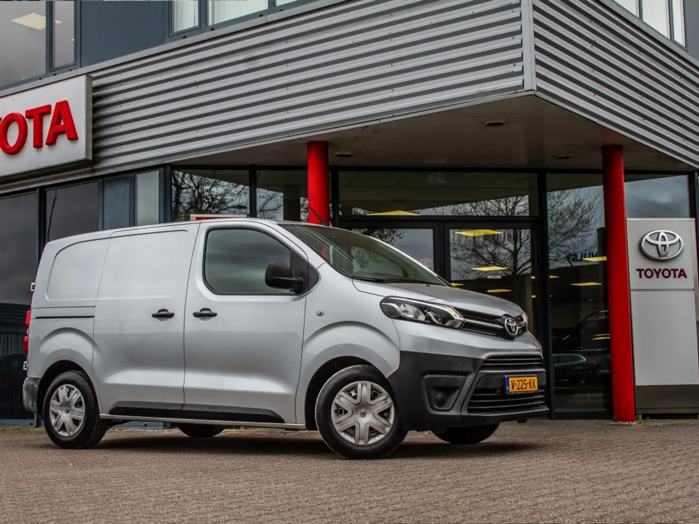 Toyota Proace Compact 1.6 D-4D Cool Comfort | L1 | Automaat | Cr Argento - 1