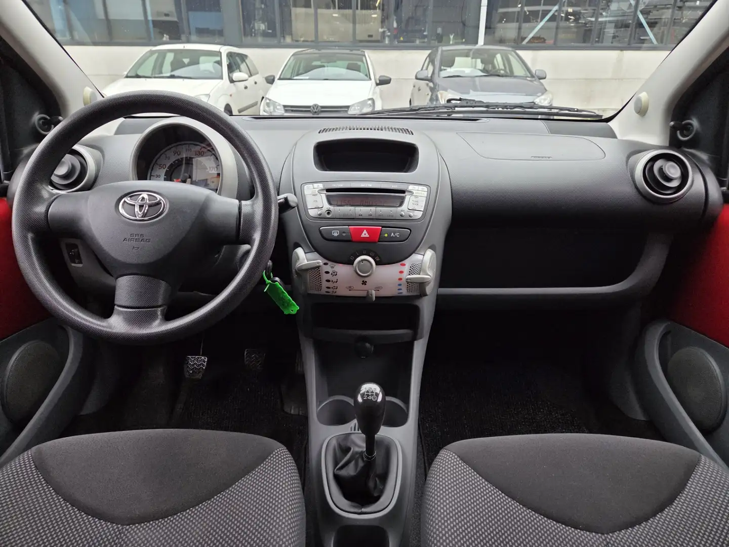 Toyota Aygo 1.0-12V Cool|Airco|El.Ramen|APK|AUX|Lage KM|5 dr Rot - 2