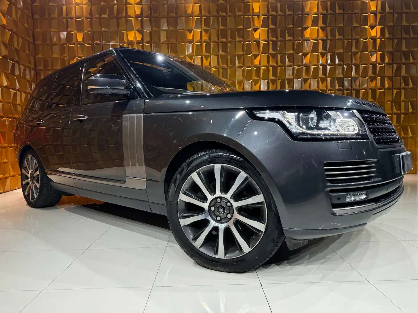 Land Rover Range Rover 3.0 tdV6 Autobiography auto my16 E6 full optional Grijs - 1